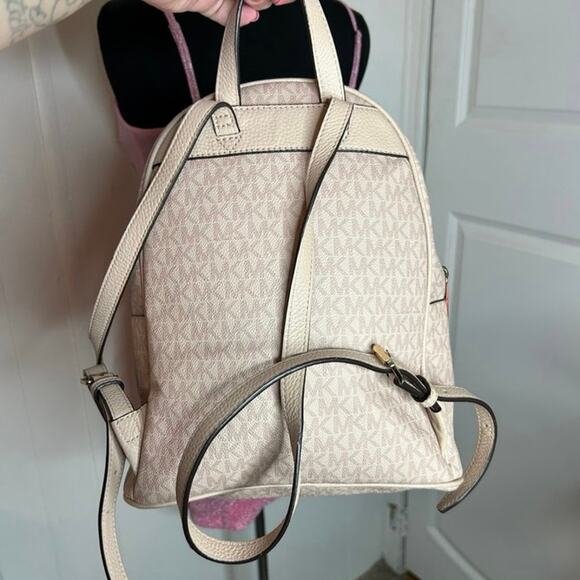 °｡⋆♡ Michael Kors Medium Two-Tone Signature Logo Backpack (HB-26) - Picture 7 of 9